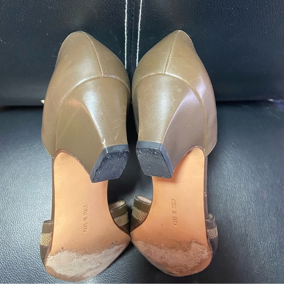 Vintage Salvatore Ferragamo T-Strap Taupe Leather Kitten Heels Size 8 1/2 AA - Picture 5 of 9